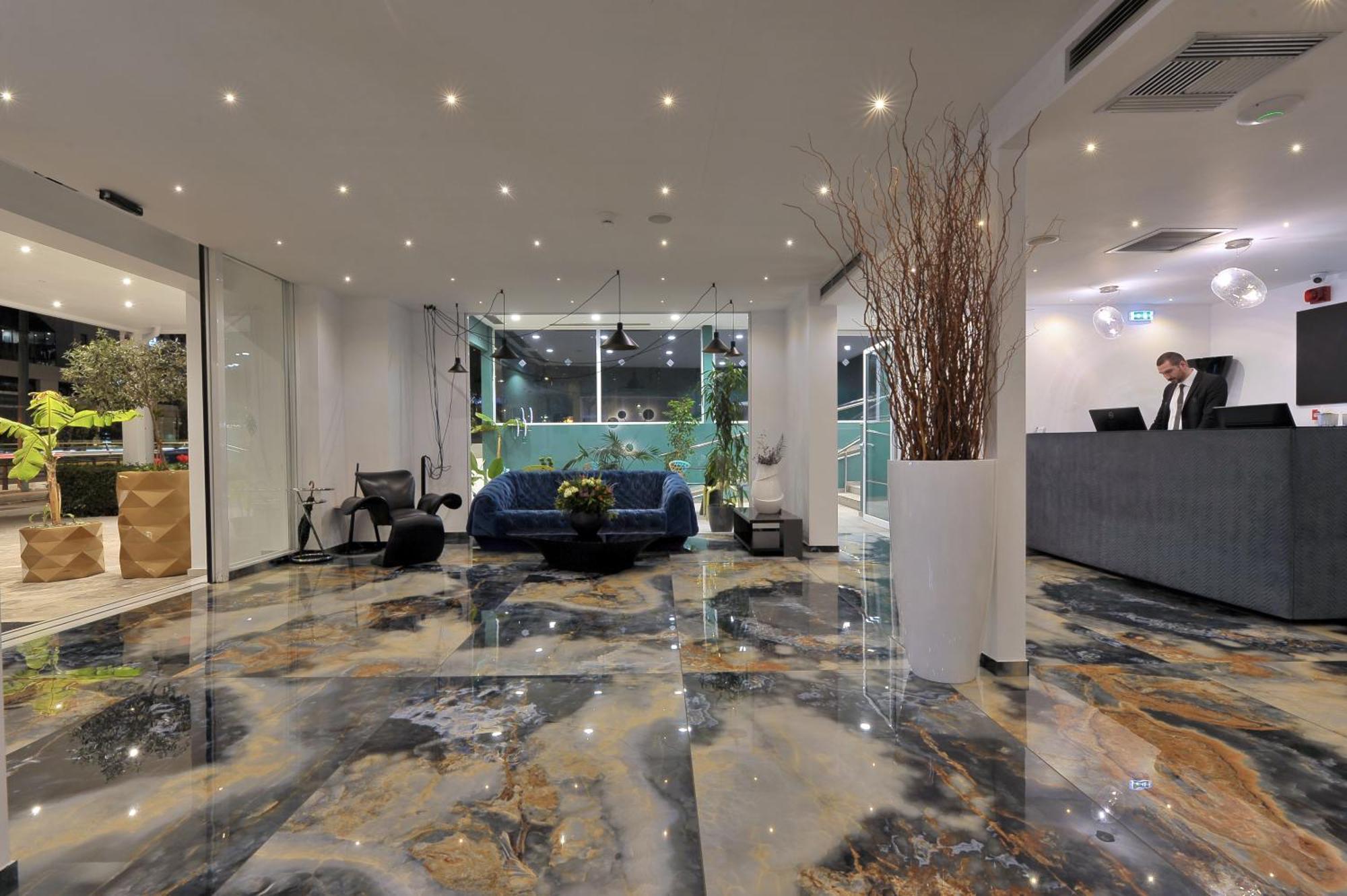 Athenaeum Smart 4*